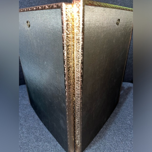 Monogram foldable golden photo frames - Picture 8 of 9